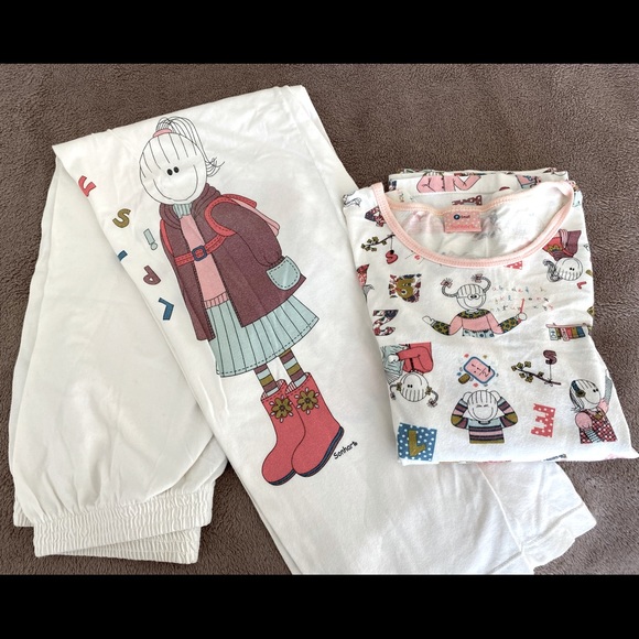 pajama - Kids - small - Picture 1 of 4